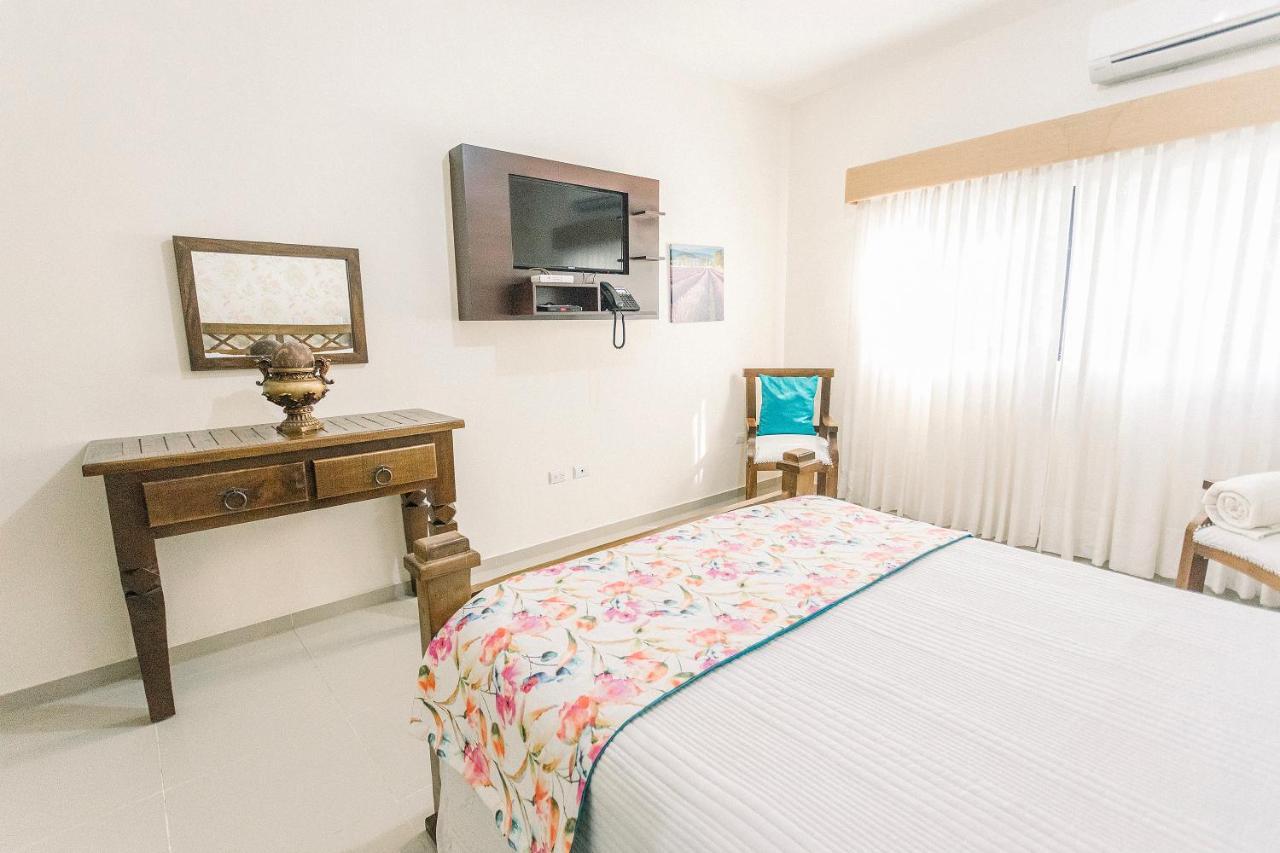 Rancho Guacamayos Hotel & Restaurantes Bonao ภายนอก รูปภาพ