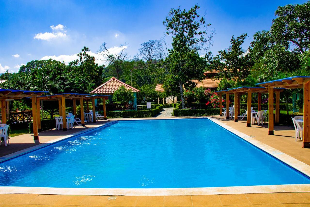Rancho Guacamayos Hotel & Restaurantes Bonao ภายนอก รูปภาพ