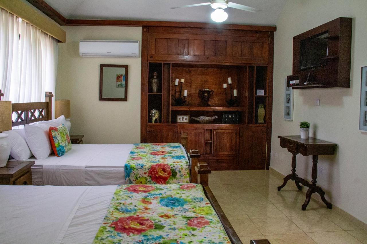 Rancho Guacamayos Hotel & Restaurantes Bonao ภายนอก รูปภาพ