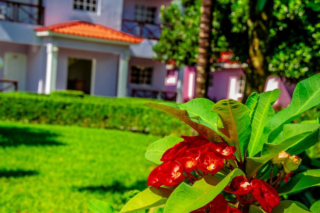 Rancho Guacamayos Hotel & Restaurantes Bonao ภายนอก รูปภาพ